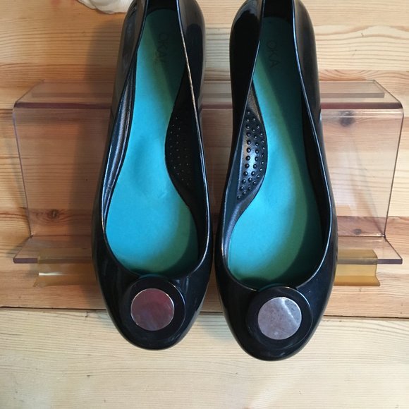 OKA B Black Shiny Patent Rubber Ballet Flats - Picture 1 of 9